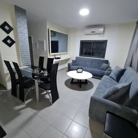 Housing Unit In The Moshav Apartman Mishmār Hāyardin Kültér fotó