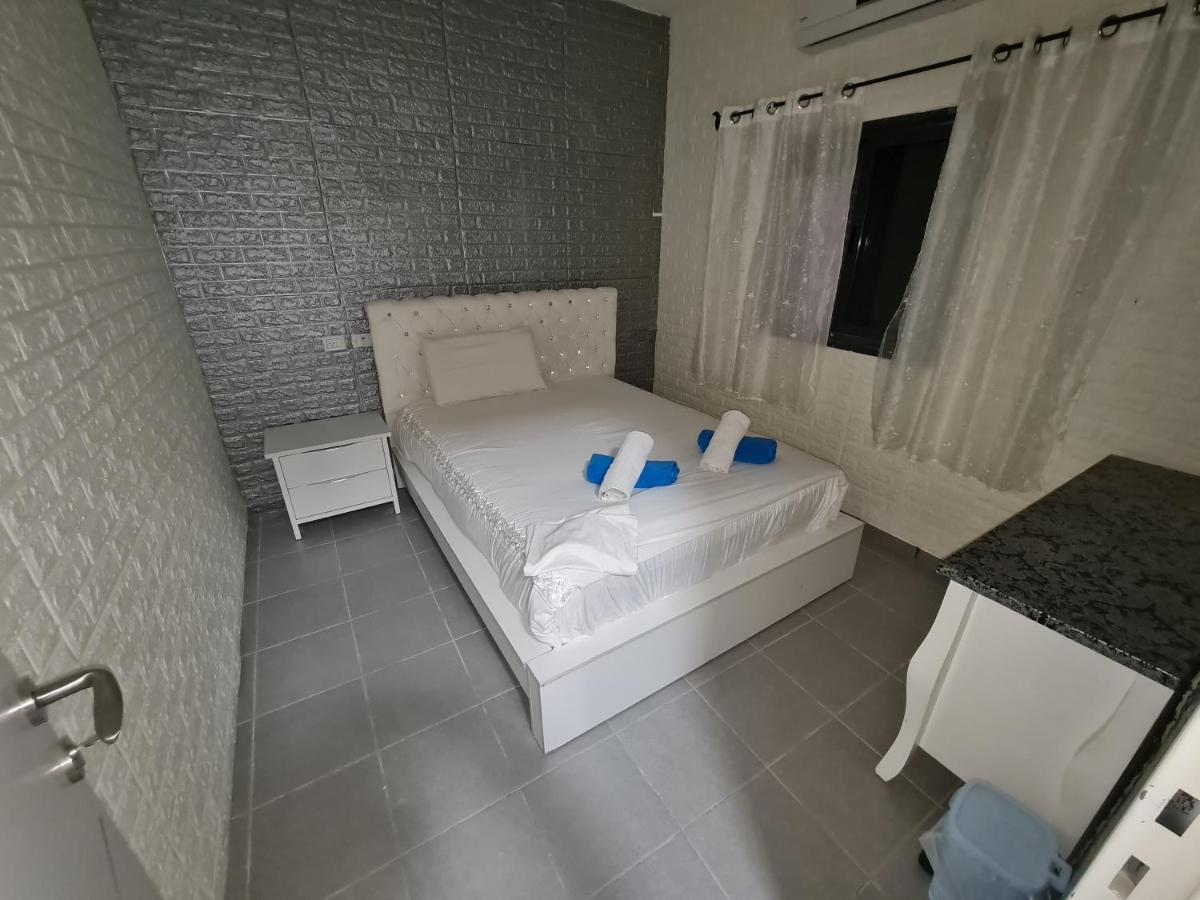 Housing Unit In The Moshav Apartman Mishmār Hāyardin Kültér fotó